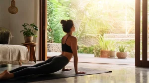 Morgenroutine mit Yoga: Entspannt und aktiv in den Tag starten